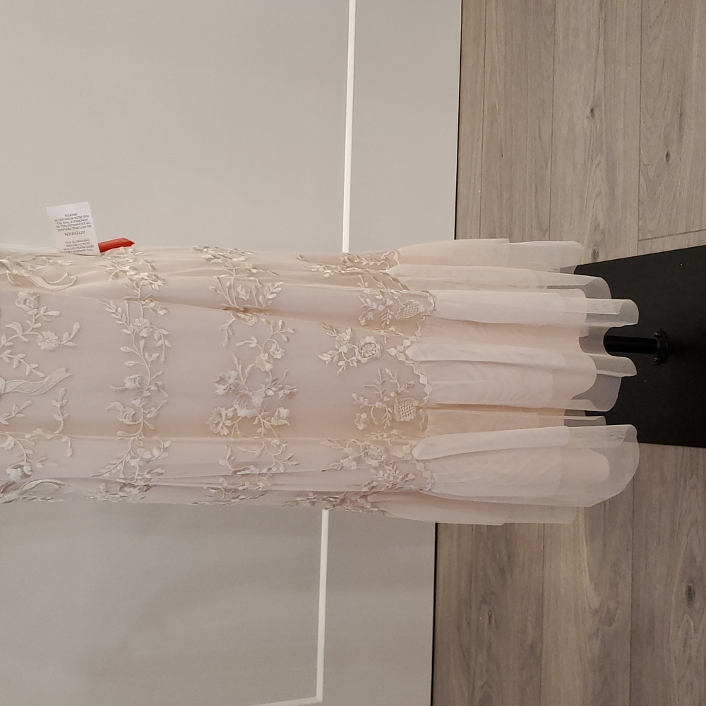 NWT MacDuggal women’s embroidered floral Lace Dress Size 16 - Picture 5 of 10